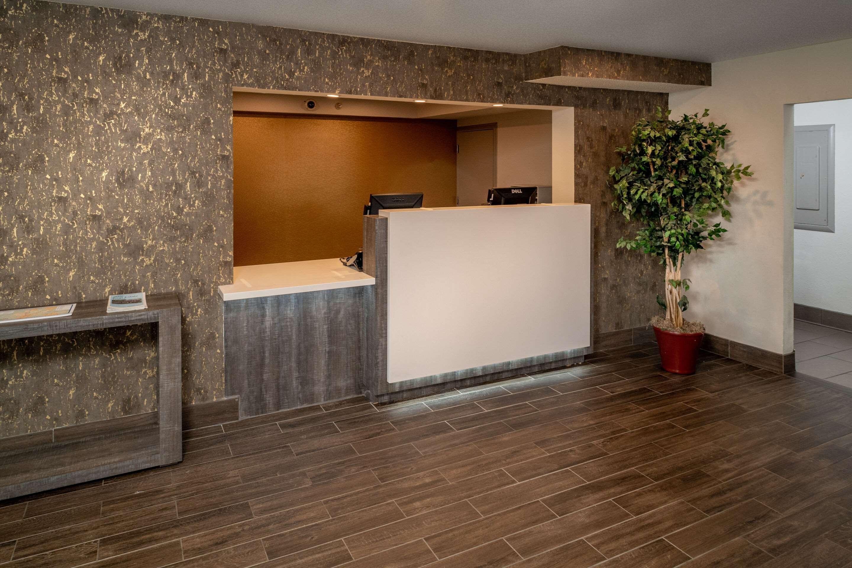Clarion Pointe Beckley Hotel Exterior foto