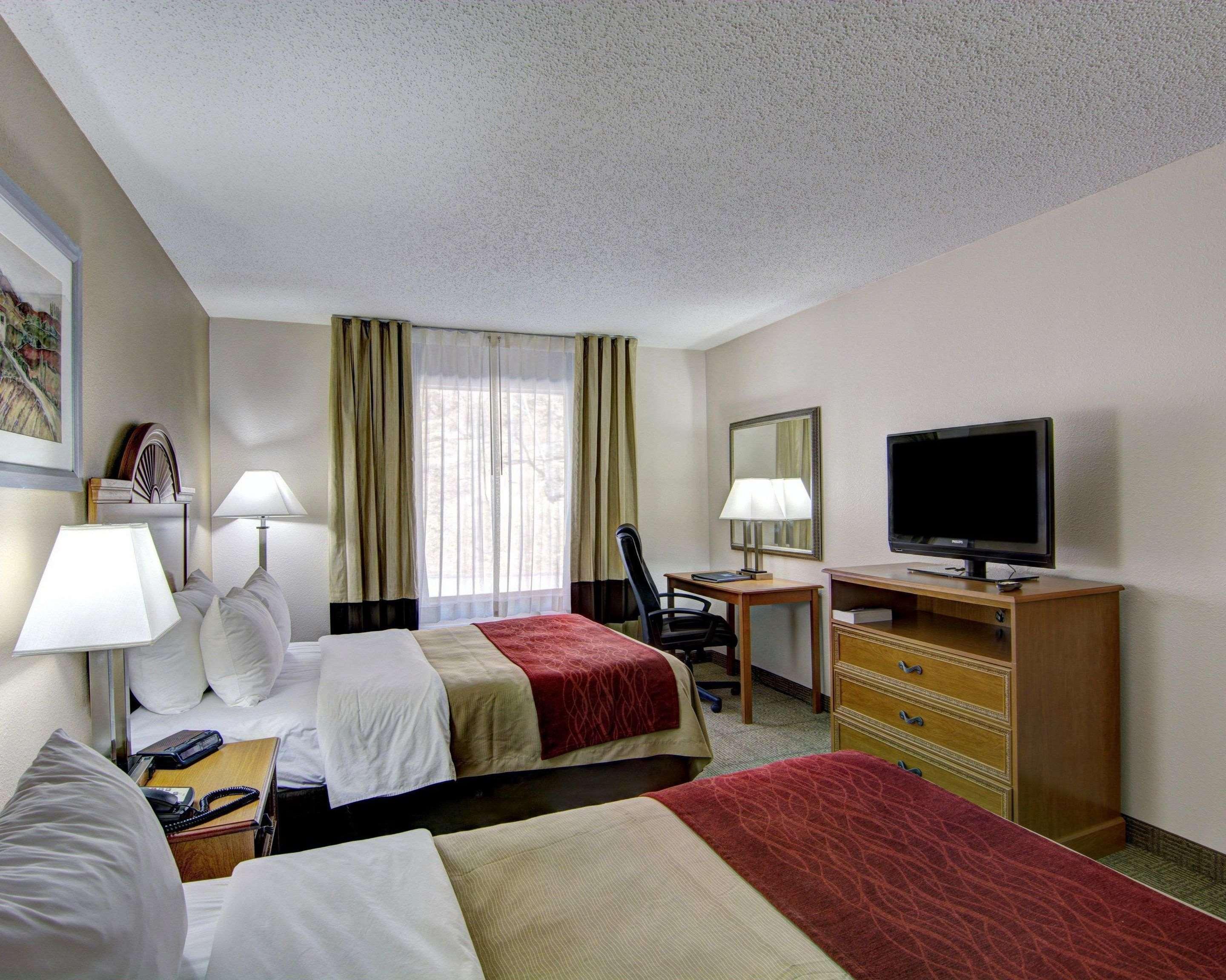 Clarion Pointe Beckley Hotel Exterior foto