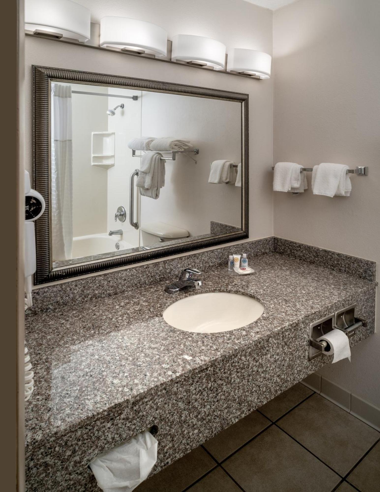 Clarion Pointe Beckley Hotel Quarto foto